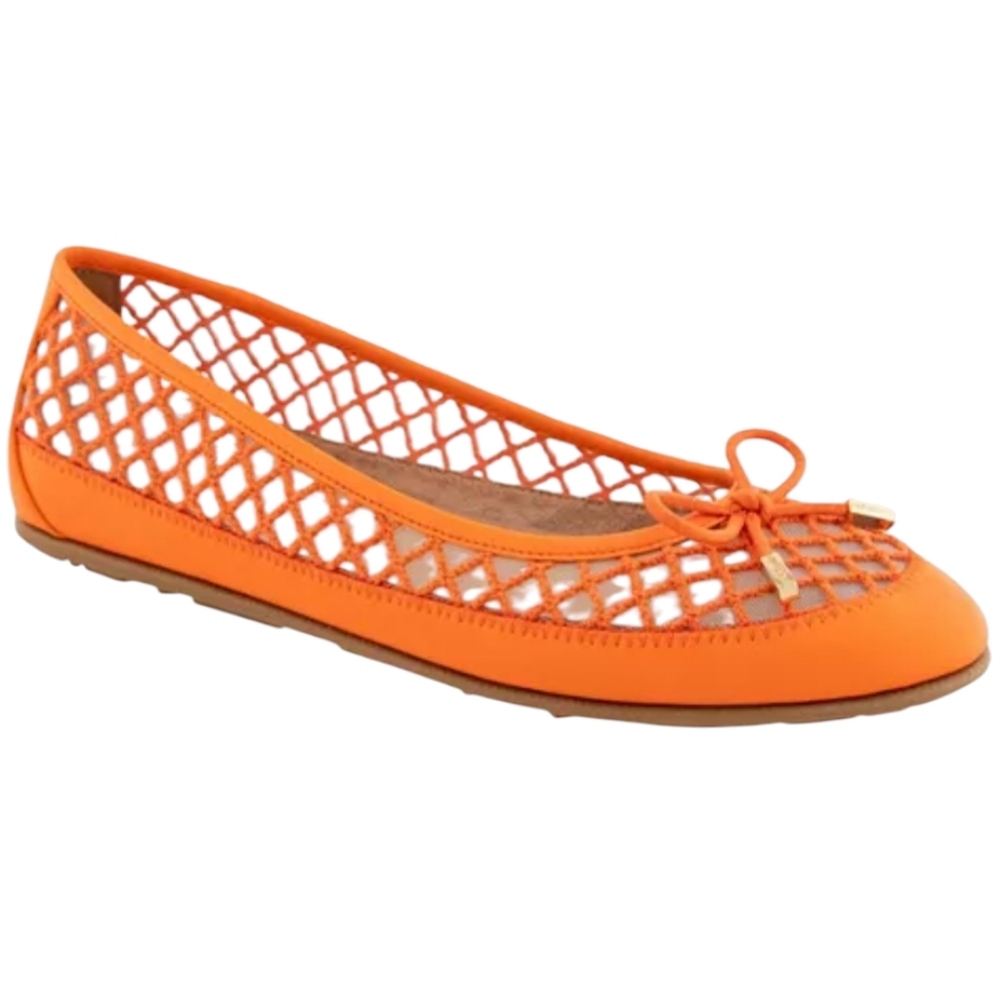 Aerosoles Palma Round Toe Ballet Flats.In Orange....size 7.5